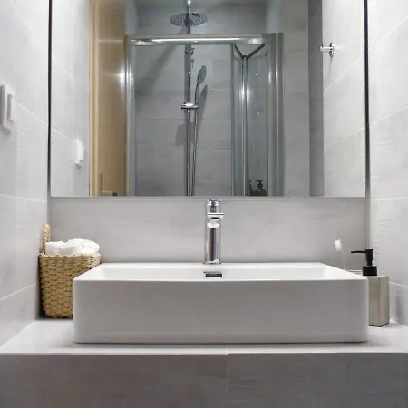 Grey Rose كالامباكا