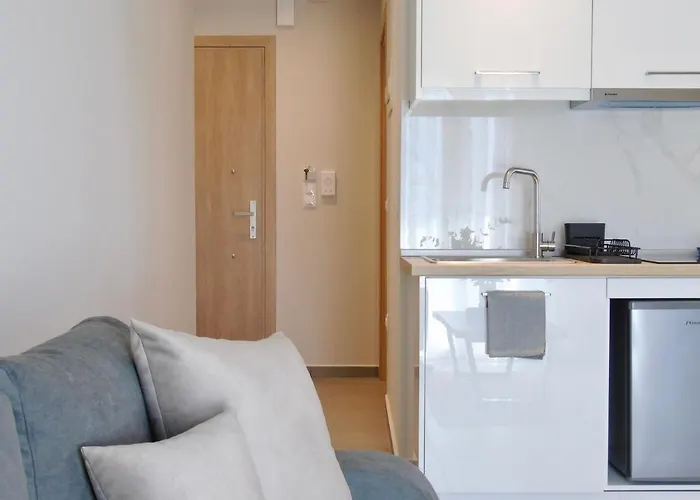 Grey Rose Apartment *